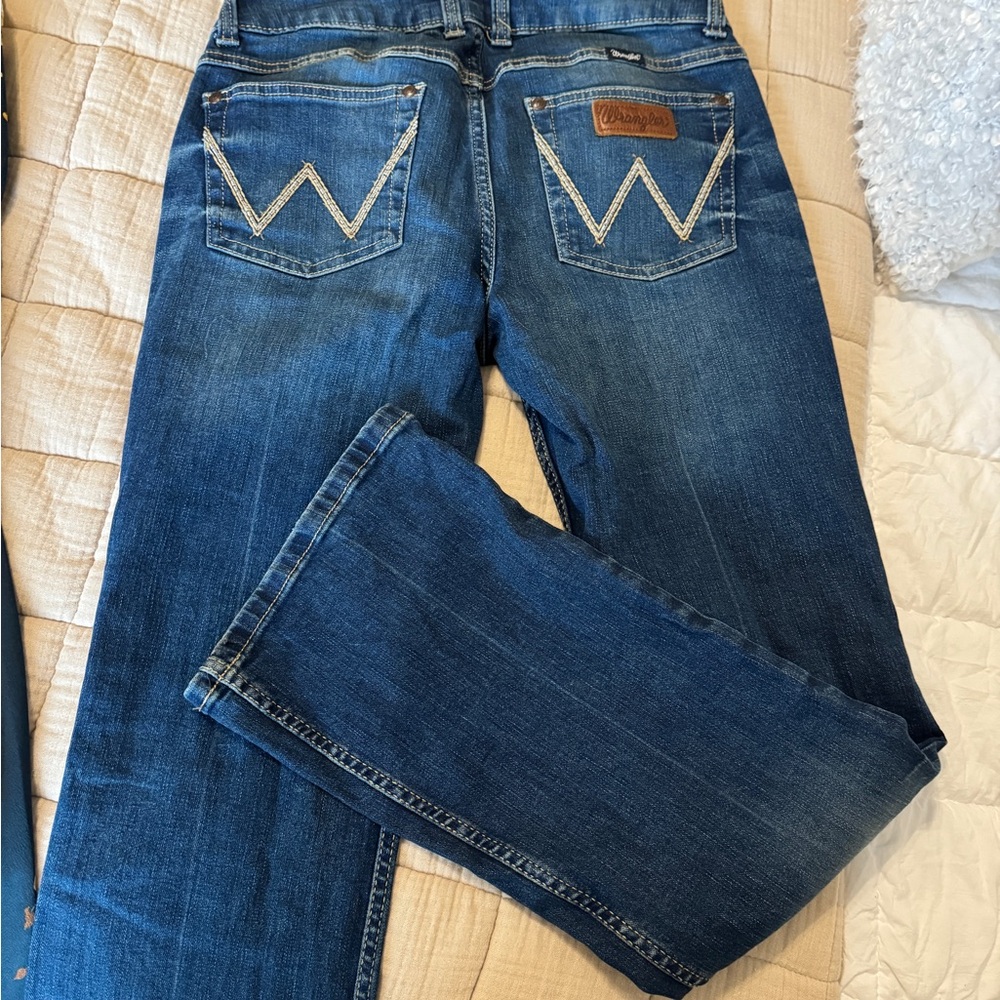 *2 pairs!  Wrangler Women's Classic Indigo Straight Leg Jeans